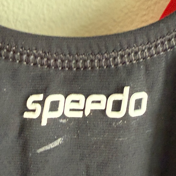 Speedo‎ Female Swimsuit-Powerplus
Kneeskin Size 10 / 26 - Picture 4 of 5
